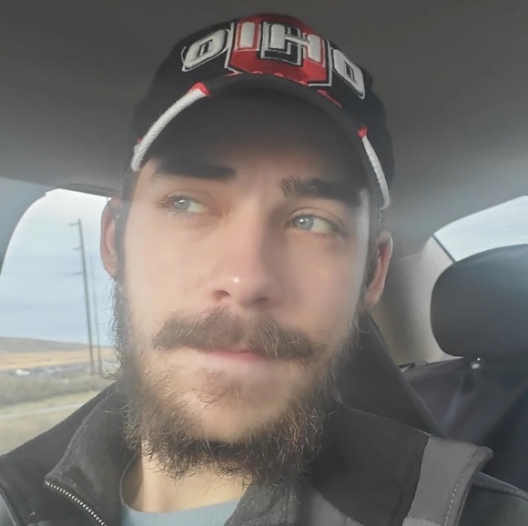 Meet your Posher, Khai - Picture 1 of 1